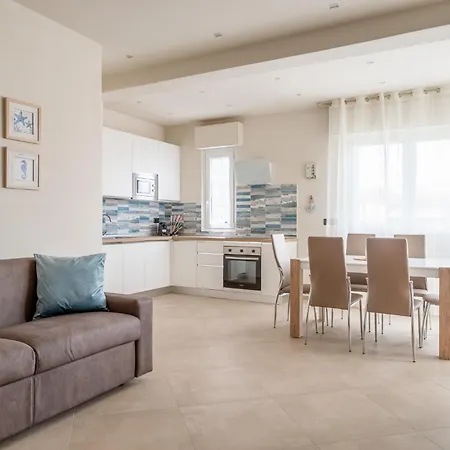 La Casa Del Sole A 50 M Dal Mare Apartment Lido di Camaiore