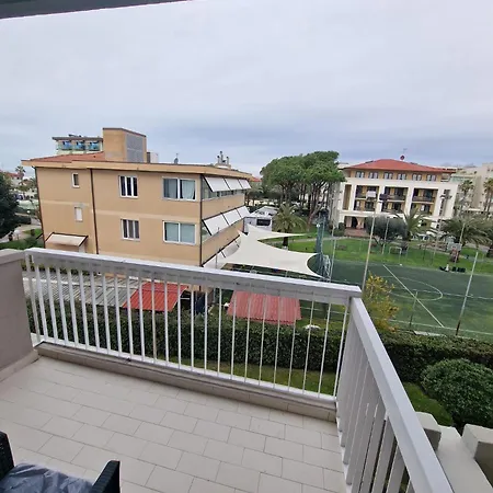 La Casa Del Sole A 50 M Dal Mare Apartment *