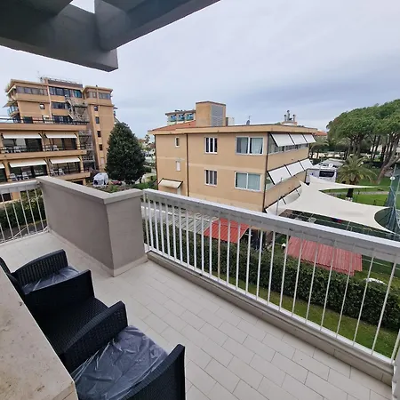 Apartment La Casa Del Sole A 50 M Dal Mare Lido di Camaiore